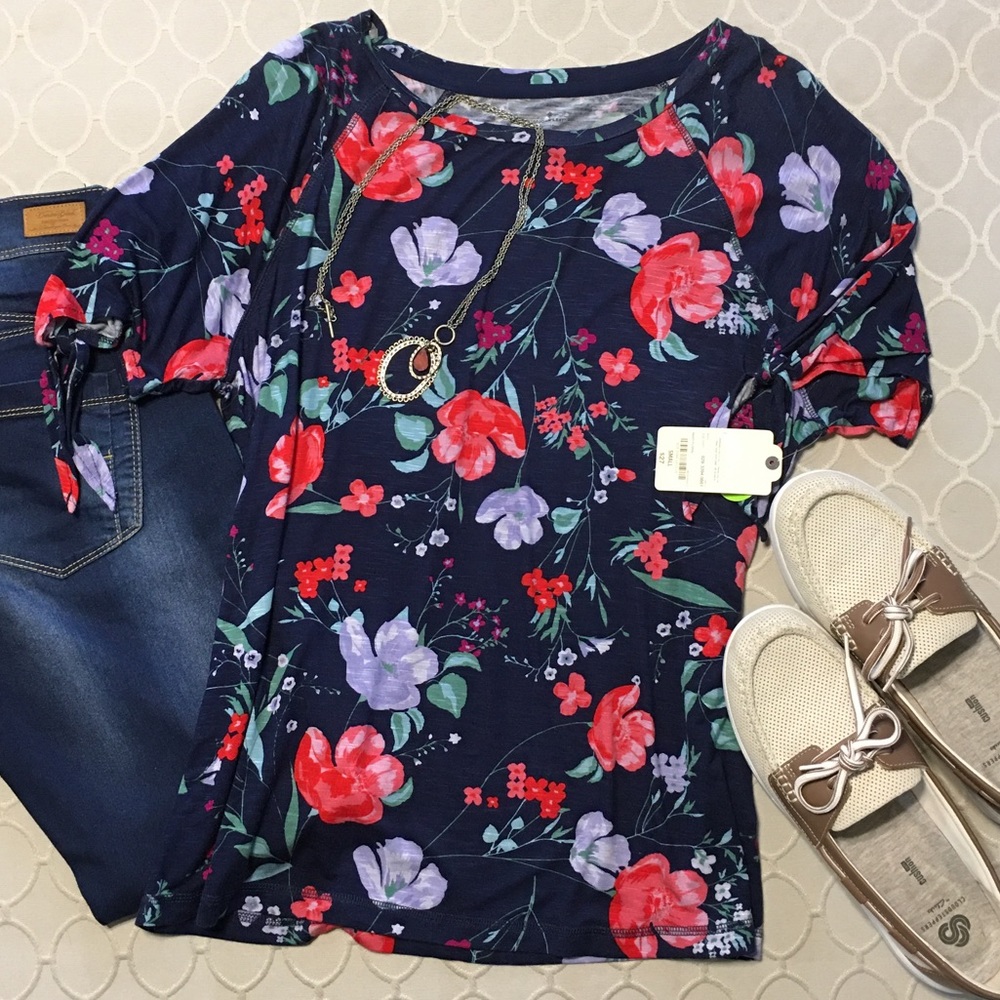 St. John’s Bay navy floral baseball tee, S.